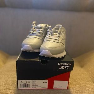 Reebok. Size 6. Grey.